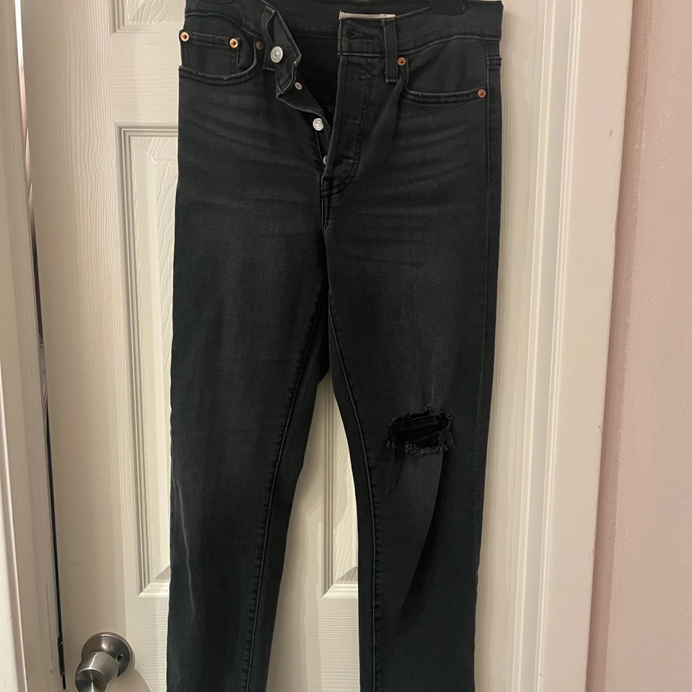 Levi's Black Ankle Cropped Jeans with Distressed Knee